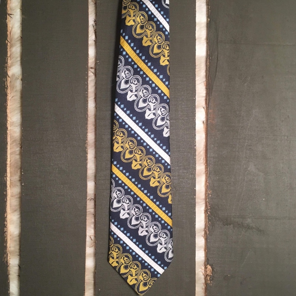 Gold, Navy, & White Wembley Tie